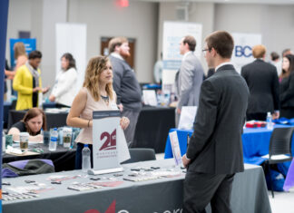 How To Make a Good First Impression While Networking