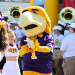 Reserve Your Spot at the 98.5 KISS FM Tailgate Park