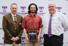Tony Lamantia receives Kurt Eisen Excellence in Liberal Arts Award